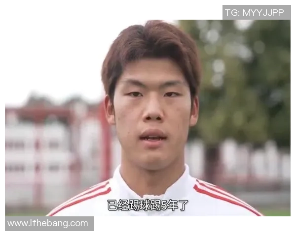 被足球队选中的新星崛起 他的天赋与努力让所有人惊叹 被足球队选中的新星崛起 他的天赋与努力让所有人惊叹